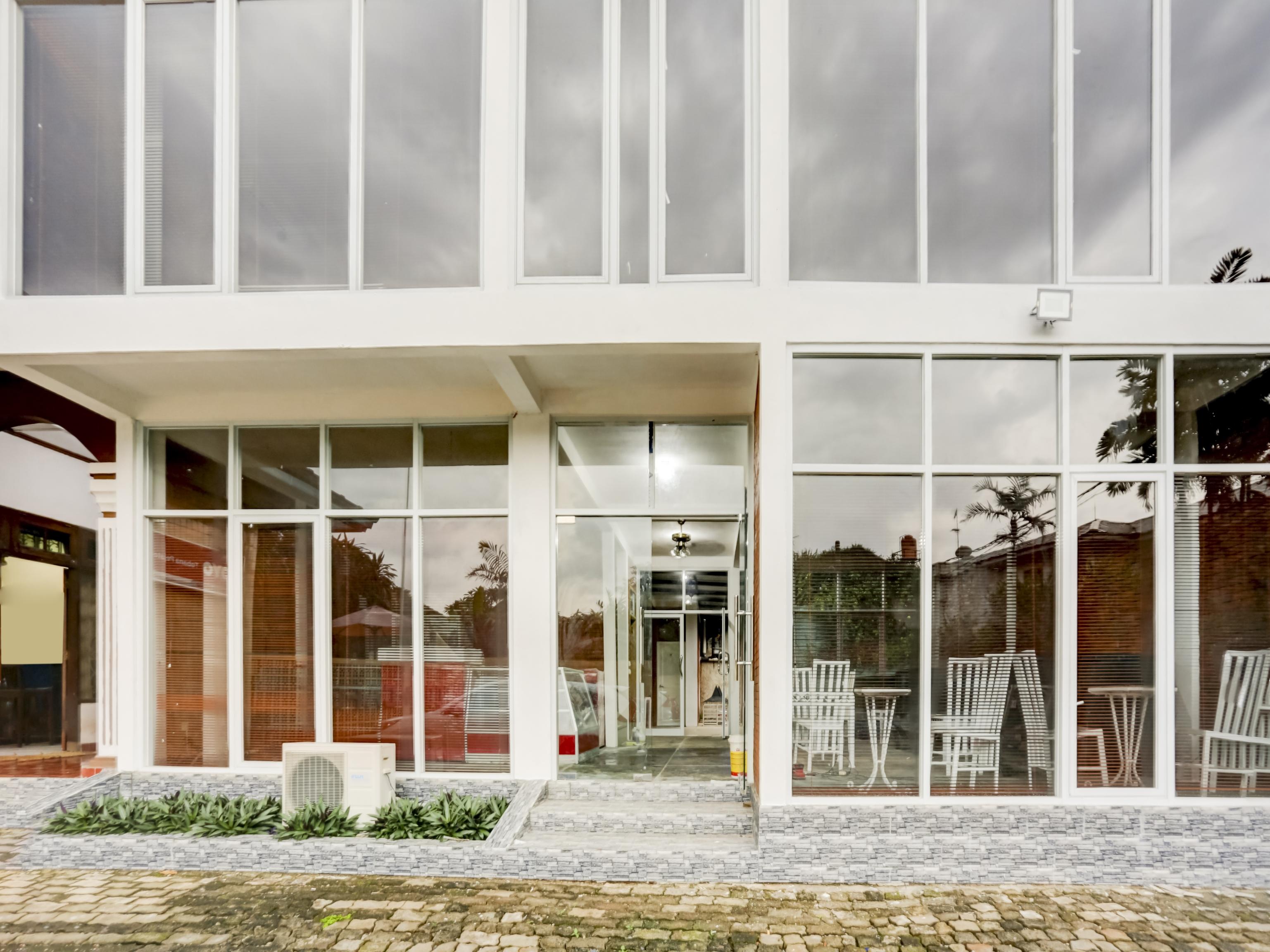 Oyo 90066 Tobana Pejaten House Jakarta Ngoại thất bức ảnh